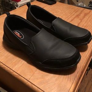 SafeTStep Work Shoes (Slip-Resistant)